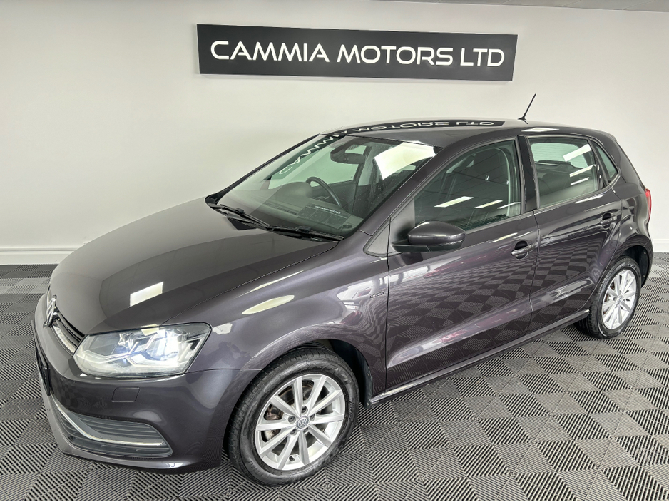 2015 Volkswagen Polo - image 2