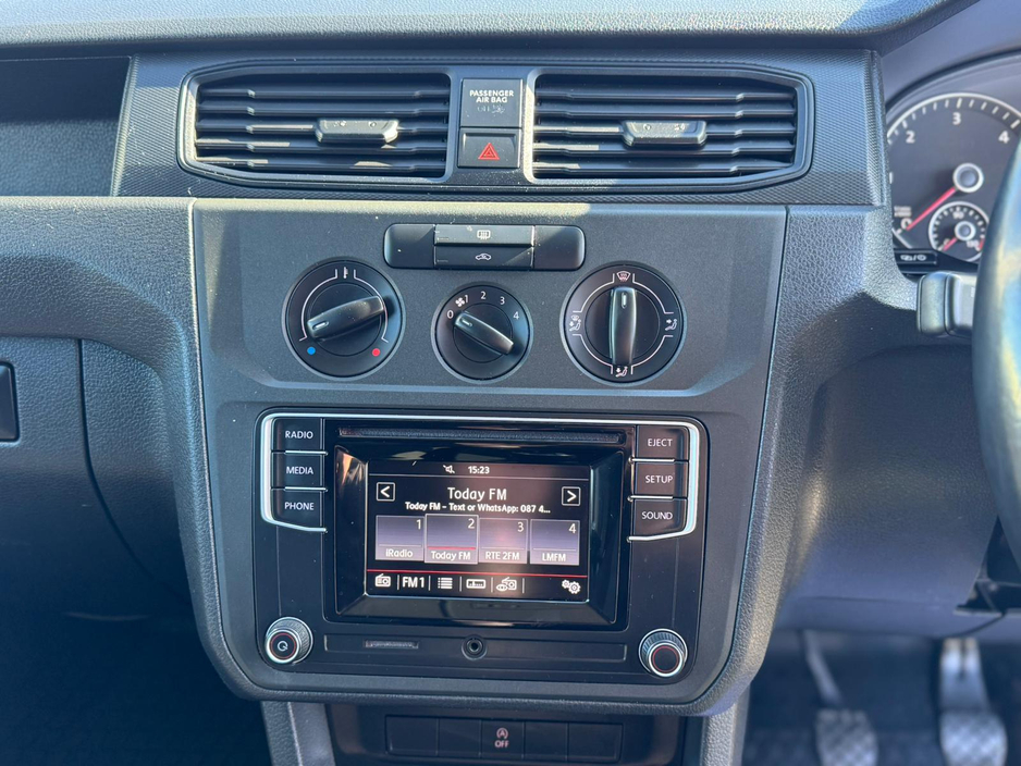 2018 Volkswagen Caddy - image 16