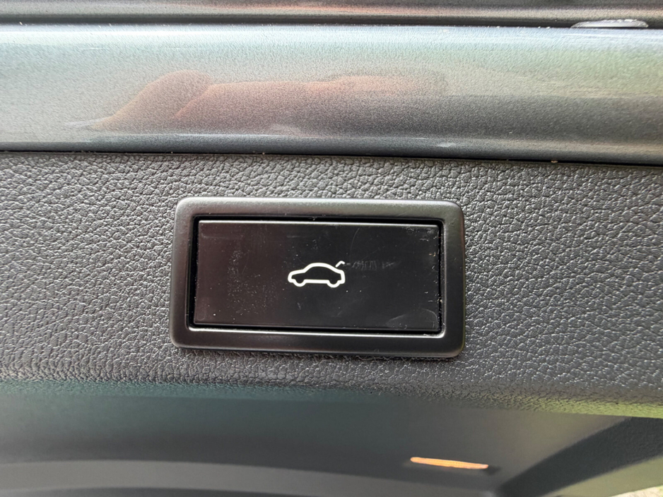 2017 Skoda Superb - image 14