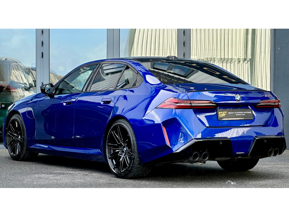 2025 BMW M5 - image 4