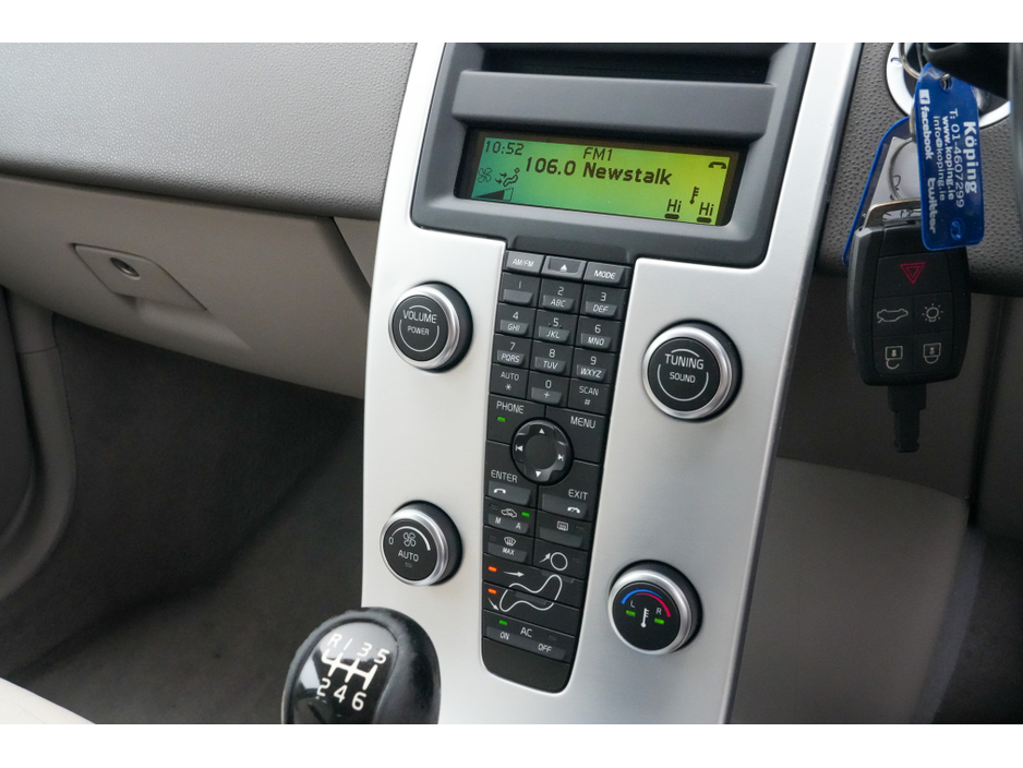 2012 Volvo V50 - image 18