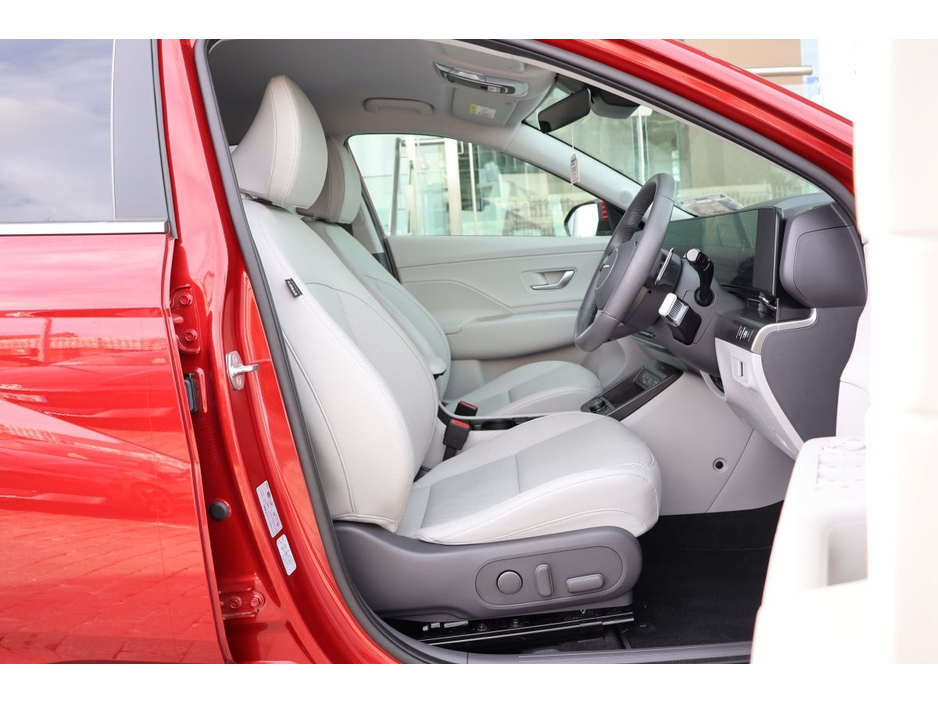 2025 Hyundai Kona - image 7