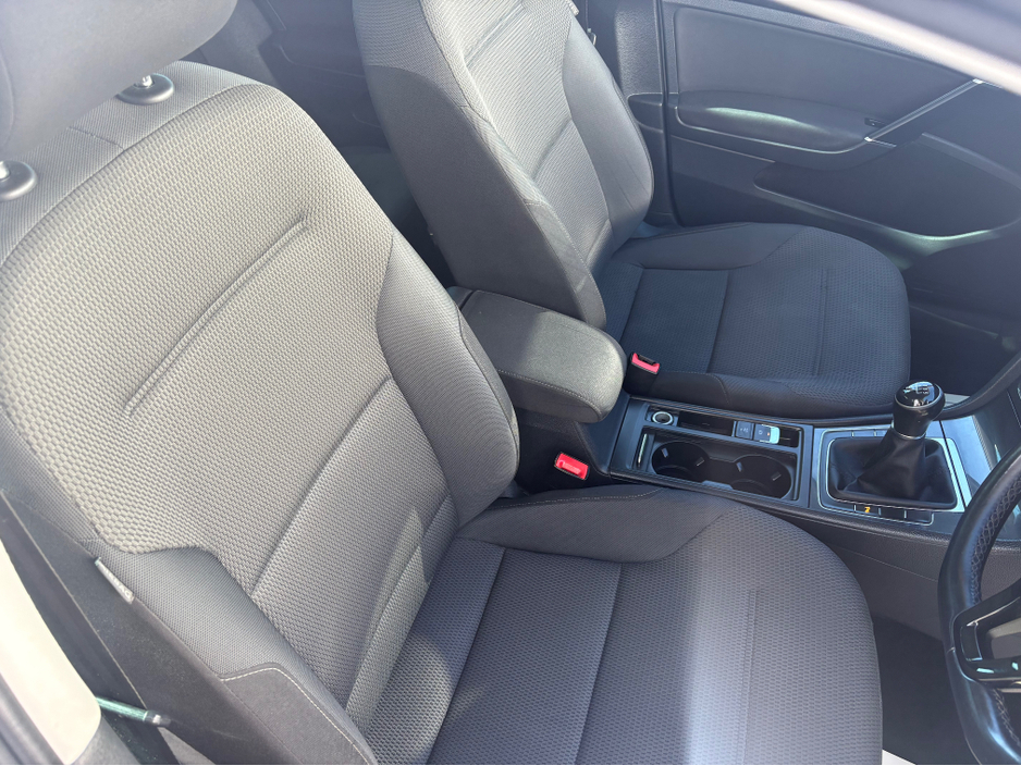 2019 Volkswagen Golf - image 16