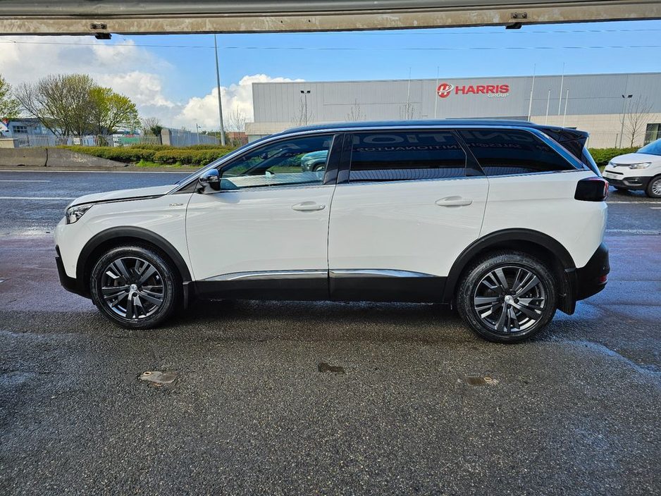 2018 Peugeot 5008 - image 4