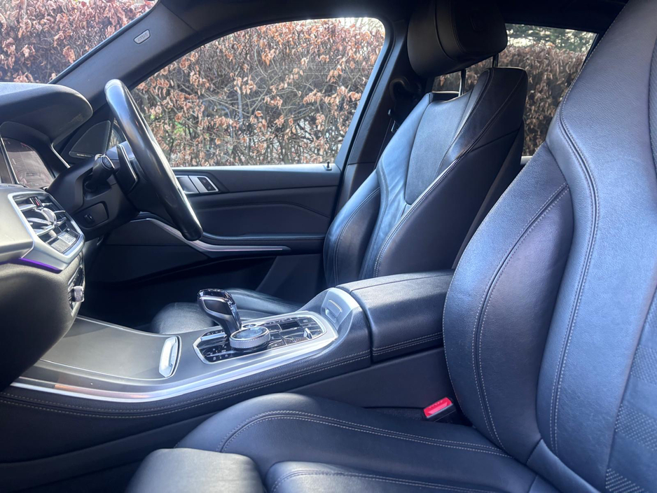 2019 BMW X5 - image 19