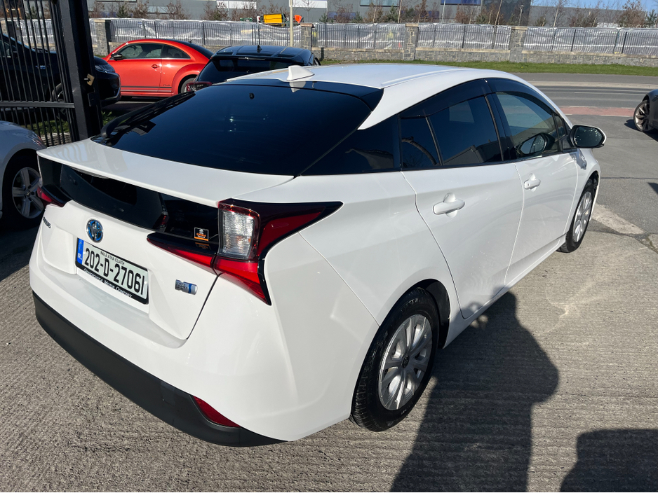 2020 Toyota Prius - image 7