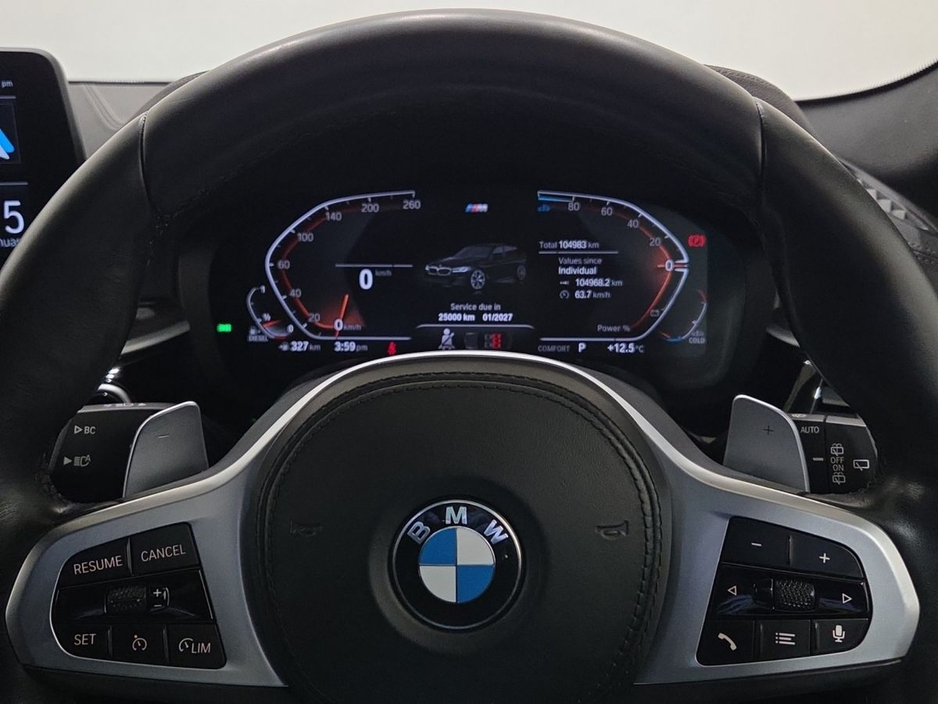 2023 BMW 5 Series - image 9