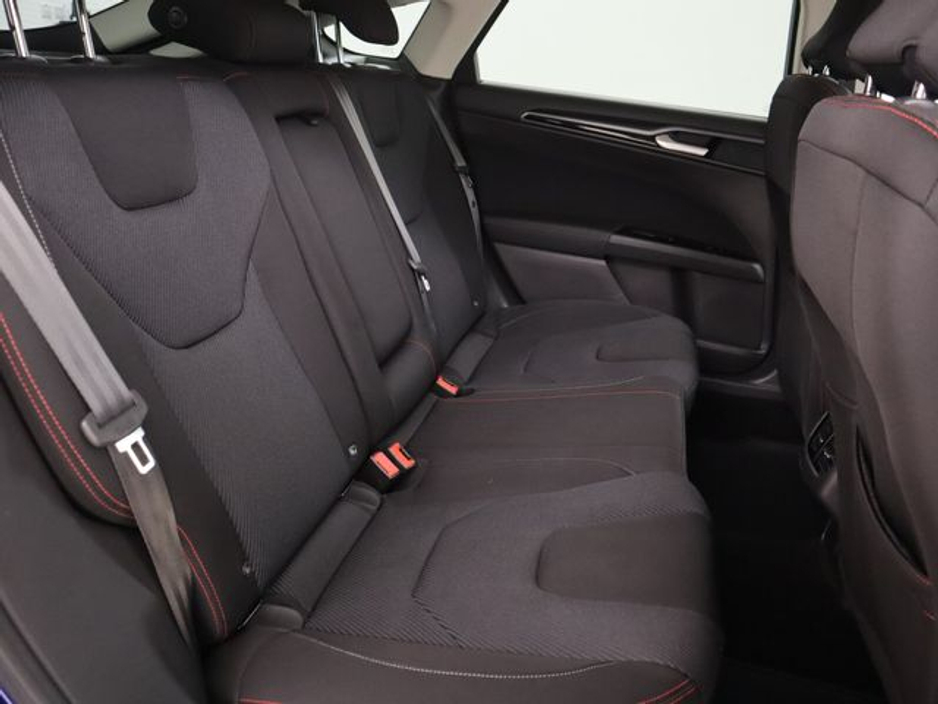 2017 Ford Mondeo - image 13