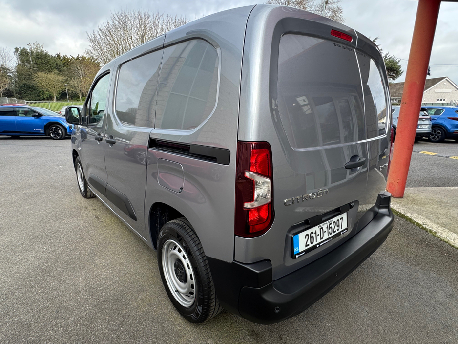 2026 Citroen Berlingo - image 4