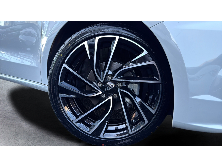 2017 Audi A1 - image 2