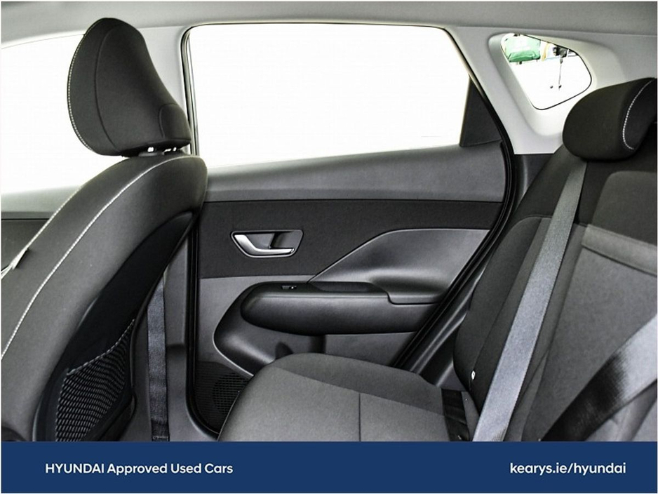 2025 Hyundai Kona - image 7