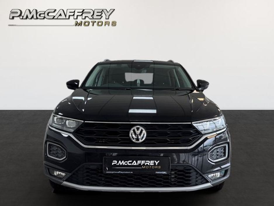 2021 Volkswagen T-Roc - image 2