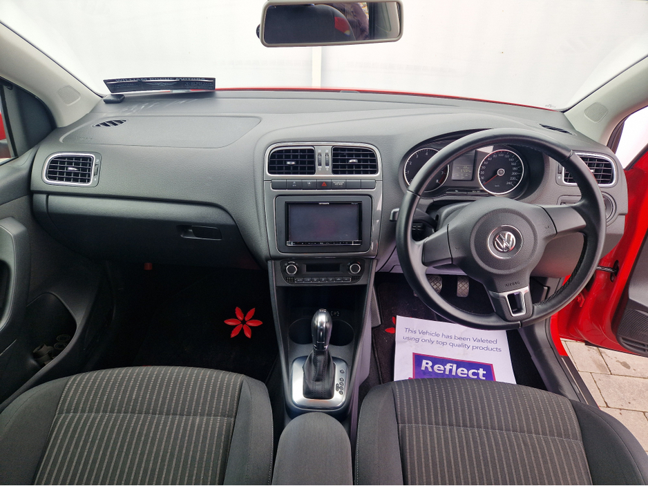 2012 Volkswagen Polo - image 14