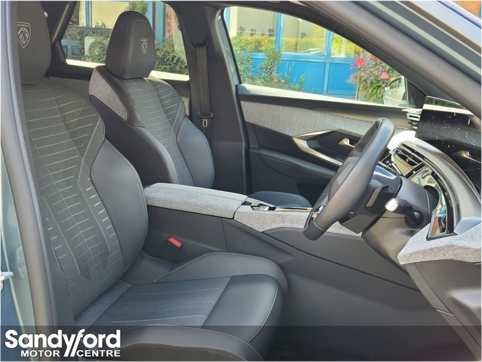 2025 Peugeot 3008 - image 10