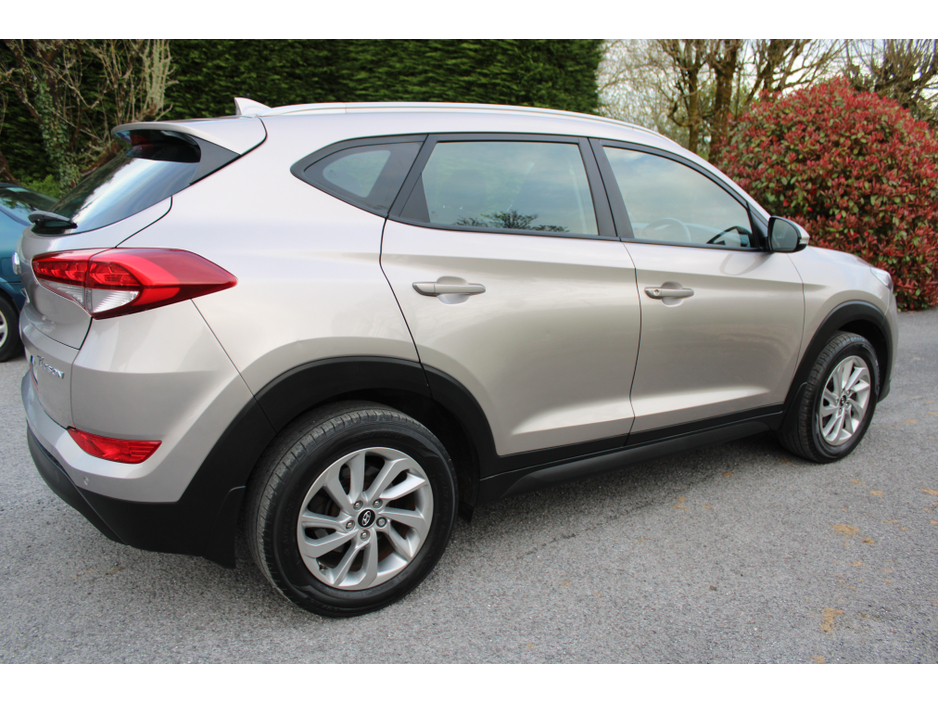 2016 Hyundai Tucson - image 4