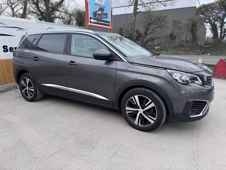 2019 Peugeot 5008 - image 9