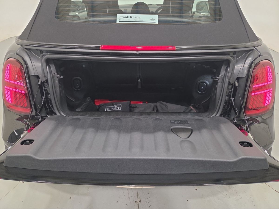 2025 MINI Hatch - image 13