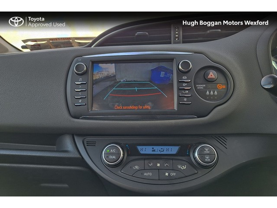 2018 Toyota Yaris - image 12