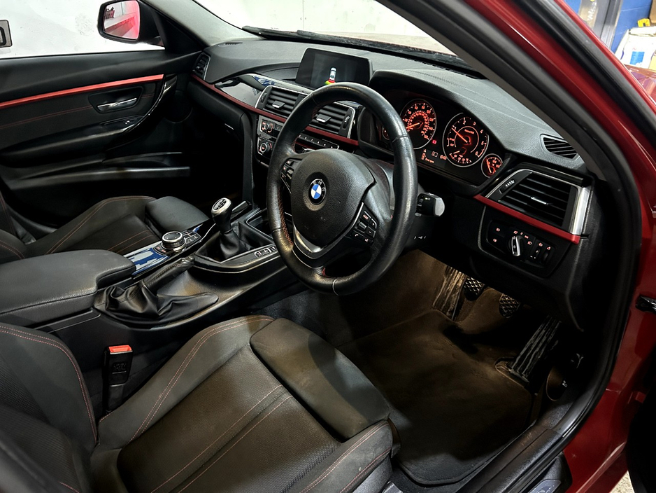 2018 BMW 3 Series - image 10