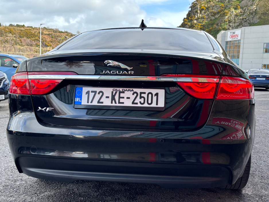 2017 Jaguar XF - image 18