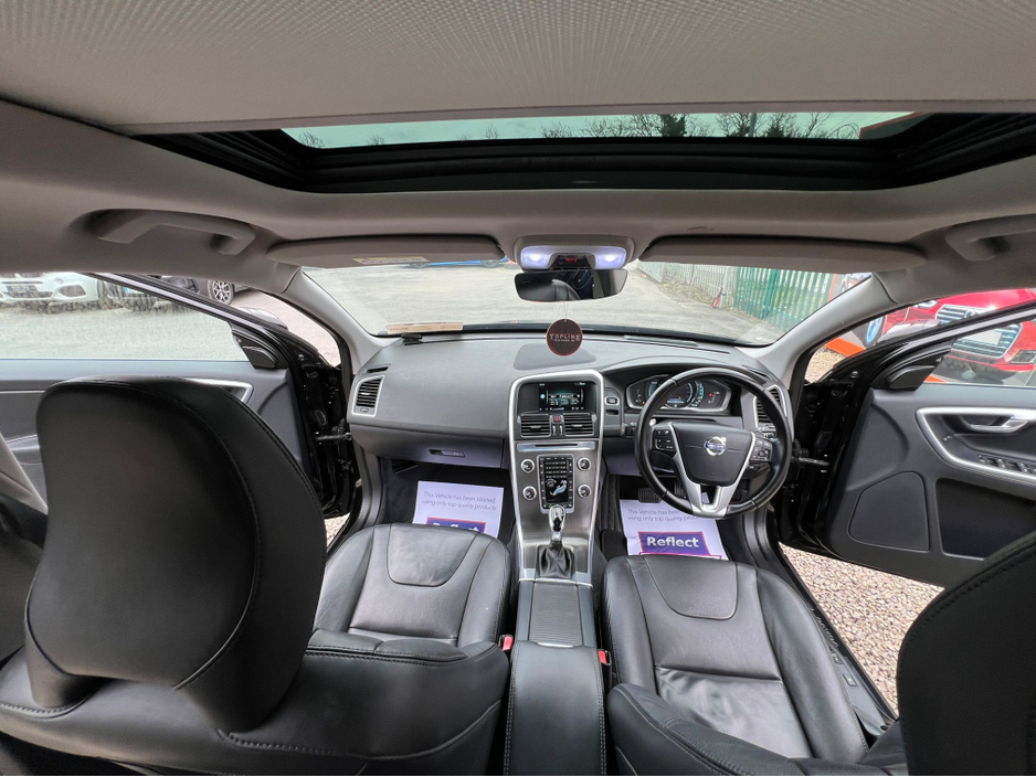 2015 Volvo XC60 - image 13