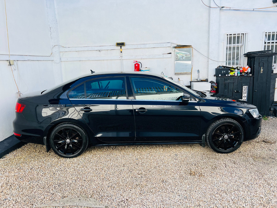 2014 Volkswagen Jetta - image 11