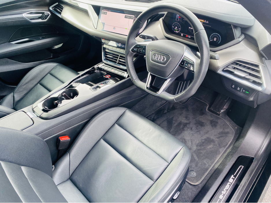 2022 Audi e-tron - image 11