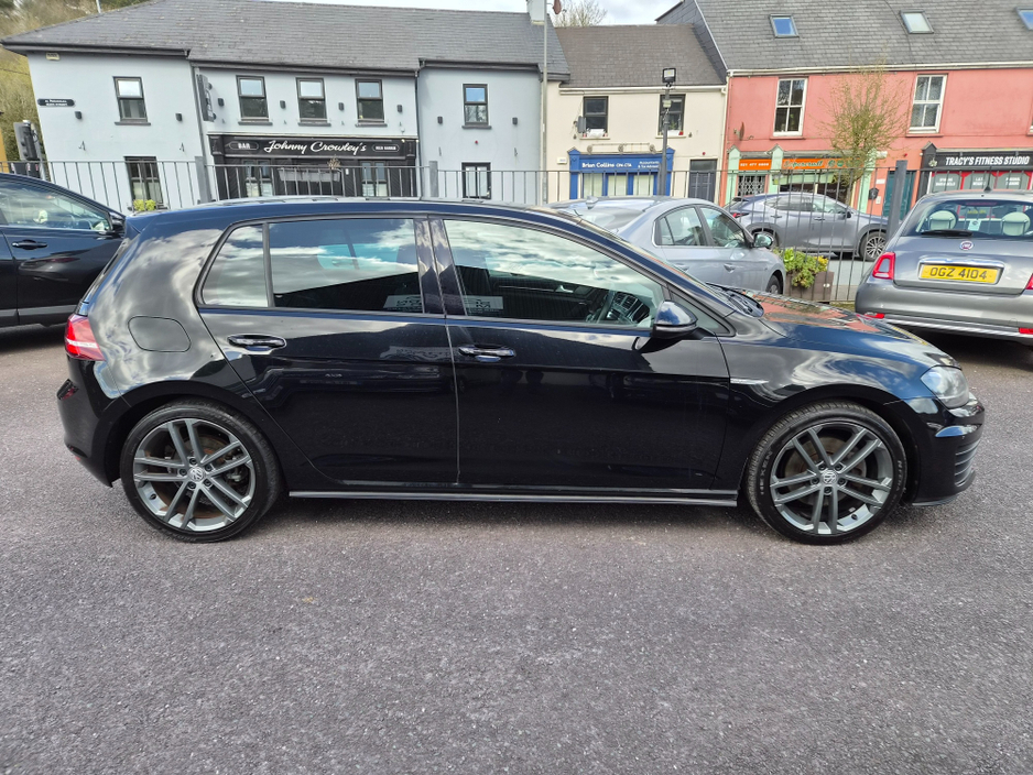 2015 Volkswagen Golf - image 2