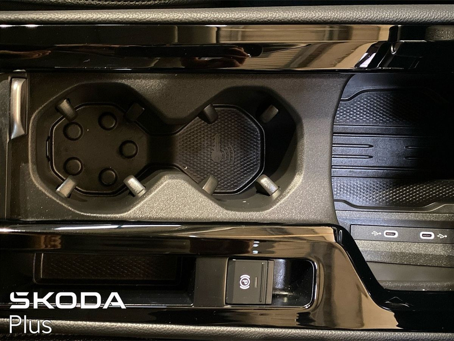 2025 Skoda Superb - image 26