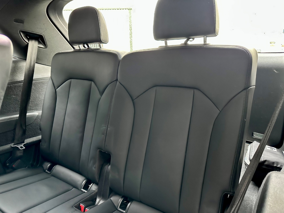 2021 Audi Q7 - image 7