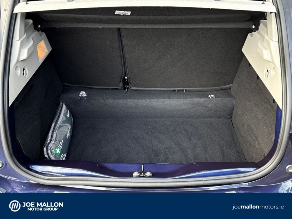 2023 Renault Zoe - image 13