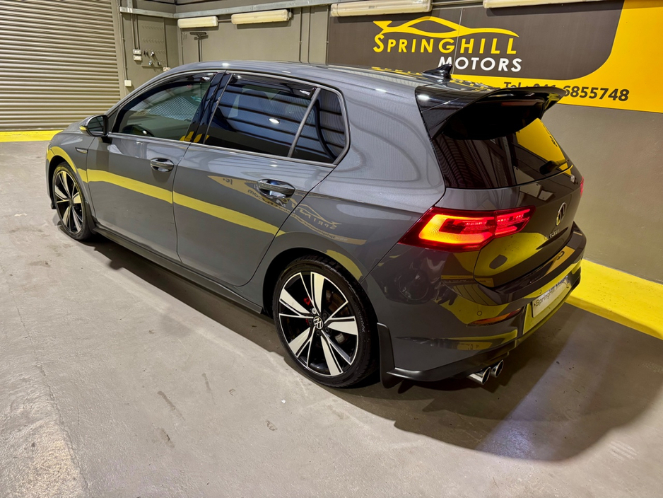 2022 Volkswagen Golf - image 3