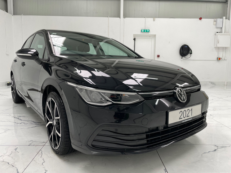 2021 Volkswagen Golf  €23,995