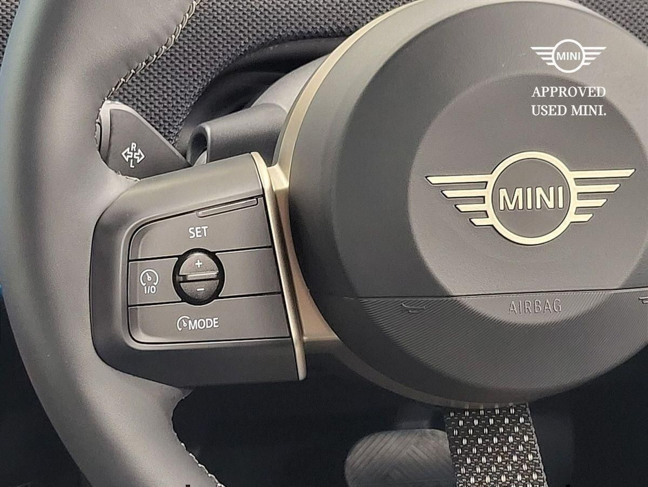 2024 MINI Hatch Cooper E €23,975