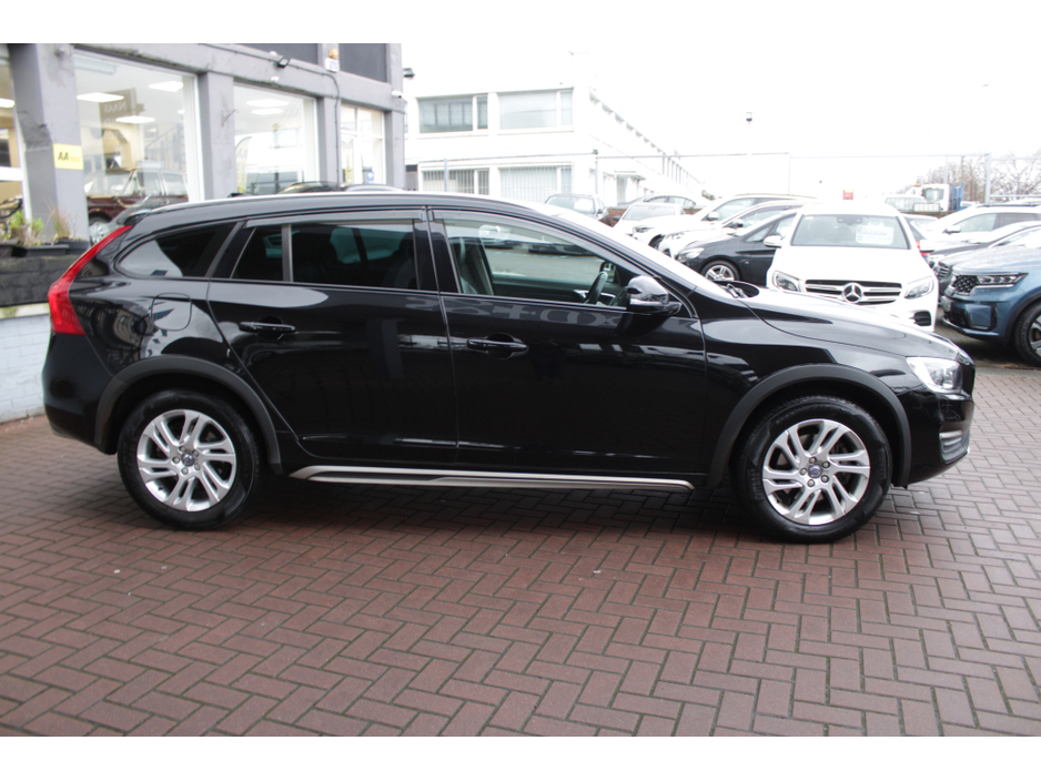 2016 Volvo V60 CROSS COUNTRY 2.0D4 180BHP  CROSS COUNTRY EDITION 5DR ESTATE AUTOMATIC // STUNNING CAR WITH ONLY 152, 000 KMS // BUY WITH CONFIDENCE AA AND SIMI APPROVED DEALER 2025 // FINANCE ARRANGED // ALL TRADE INS WELCOME // €15,950