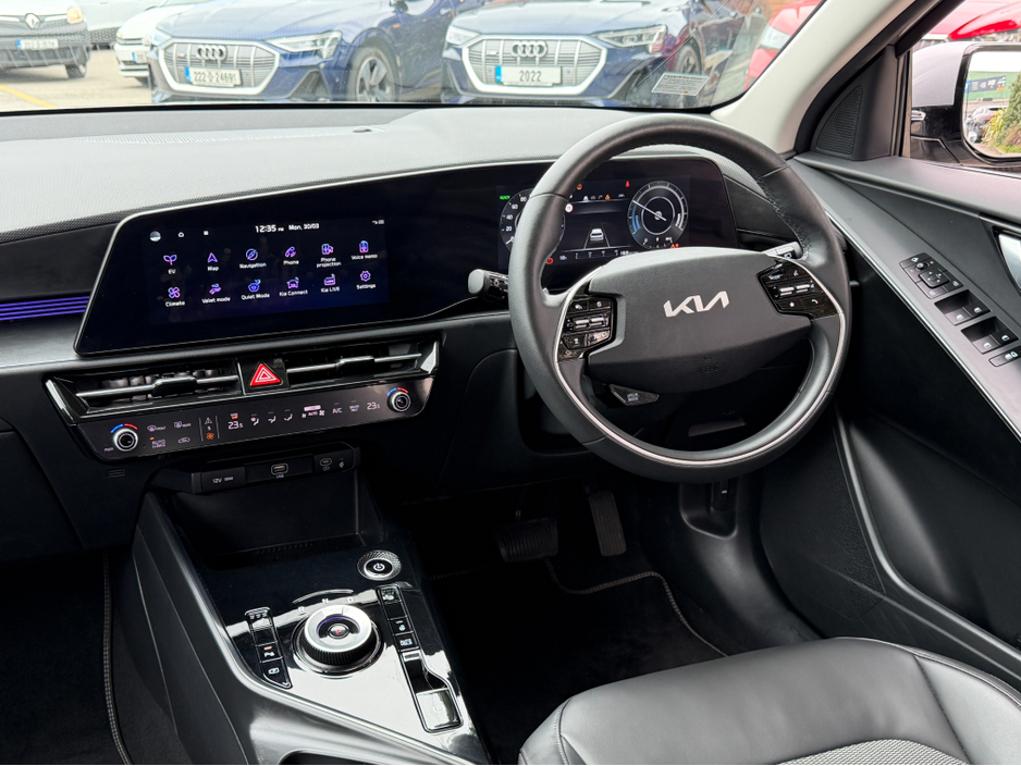 2023 Kia Niro - image 28