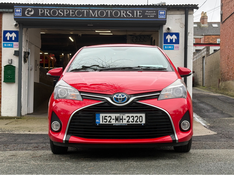 2015 Toyota Yaris - image 2