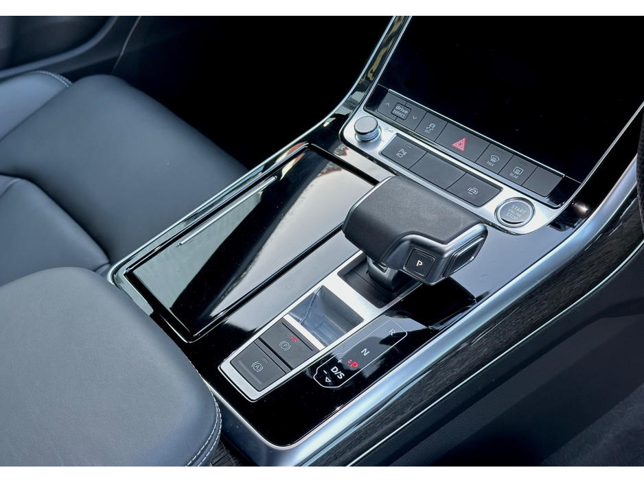 2025 Audi Q7 - image 13