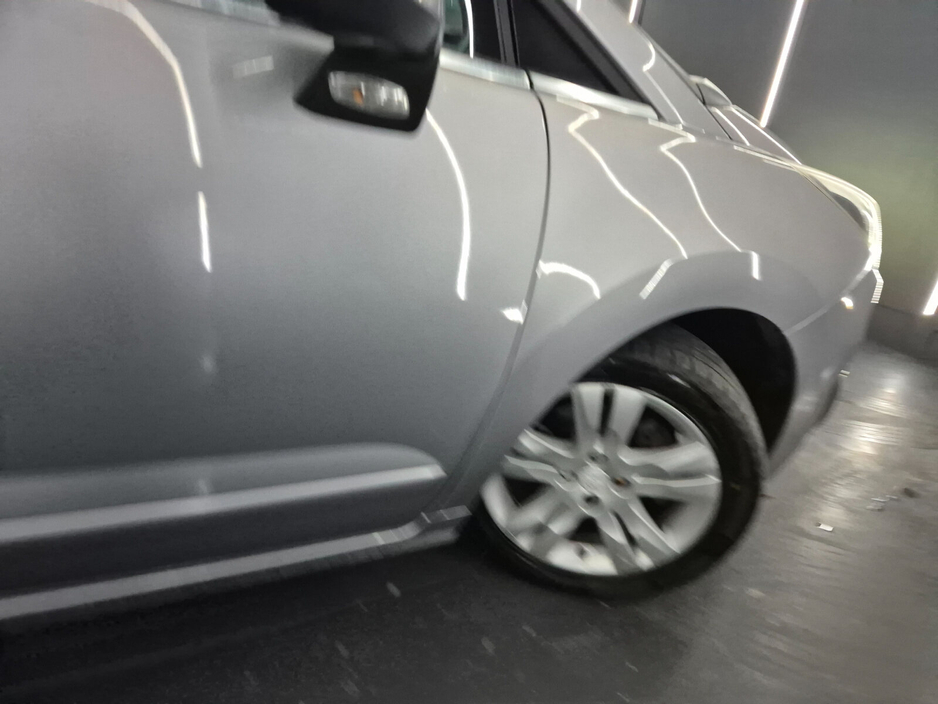 2016 Peugeot 5008 - image 5