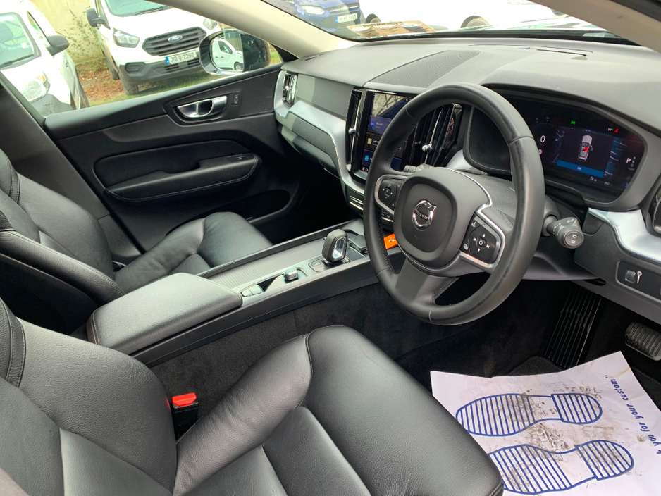 2021 Volvo XC60 - image 17