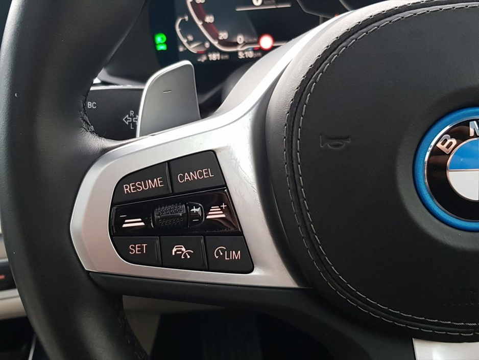 2022 BMW X5 xDrive45e xLine €67,995