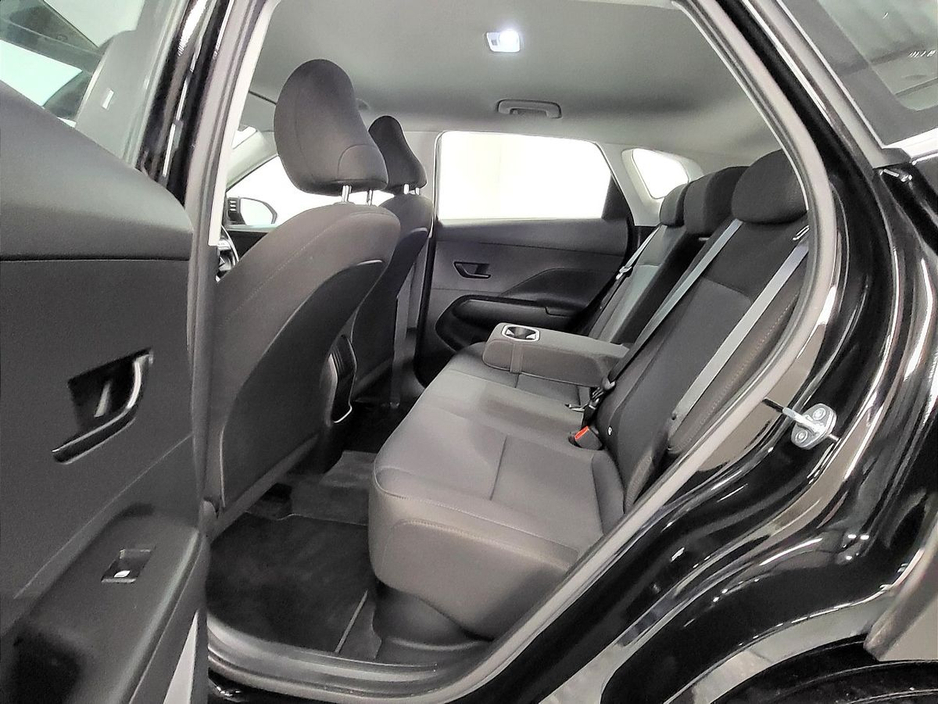 2023 Hyundai Kona - image 9