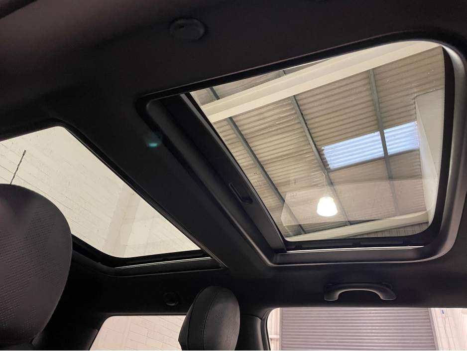 2023 MINI Cooper S - image 11