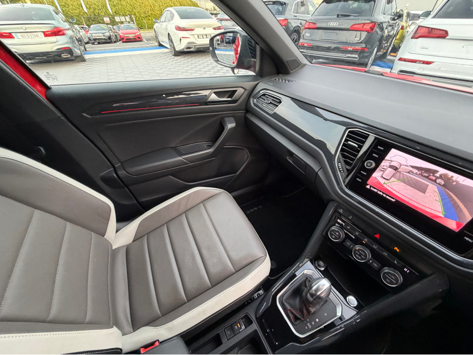 2020 Volkswagen T-Roc - image 26