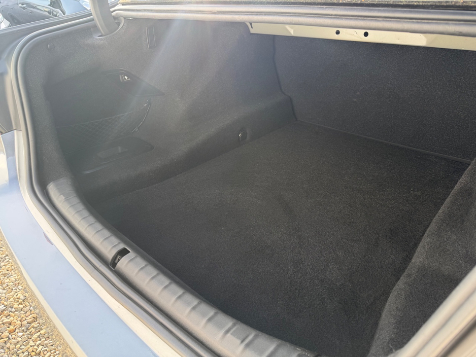 2017 BMW 5 Series - image 20