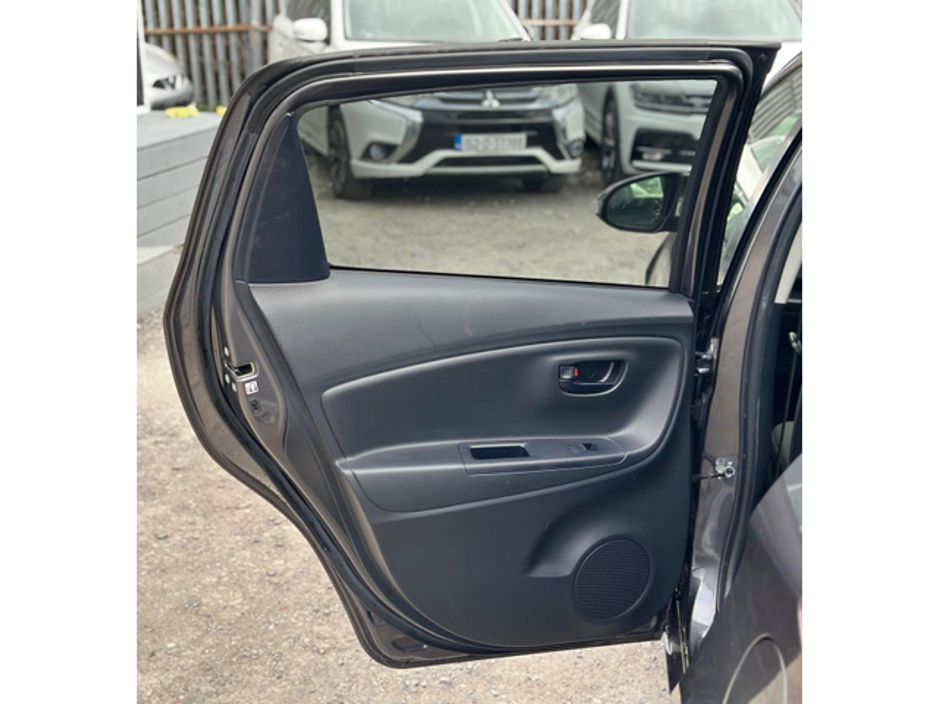 2017 Toyota Vitz /Yaris 1.0L Petrol Automatic (6236) €9,995