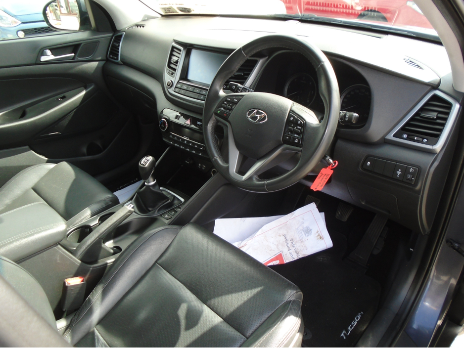 2016 Hyundai Tucson - image 12