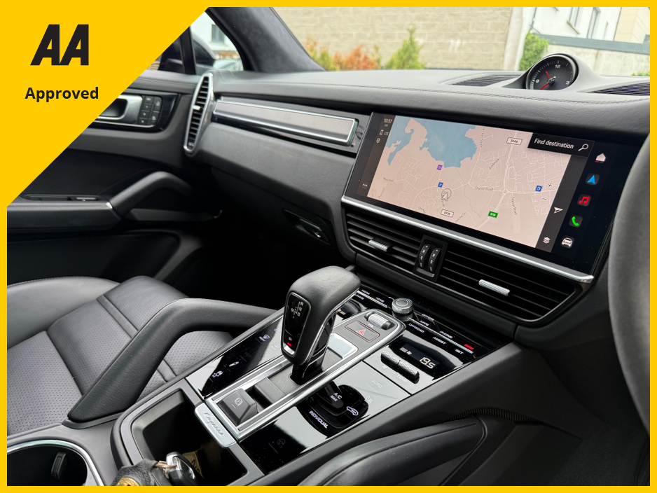 2023 Porsche Cayenne - image 41