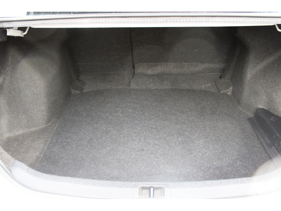 2017 Toyota Corolla - image 13