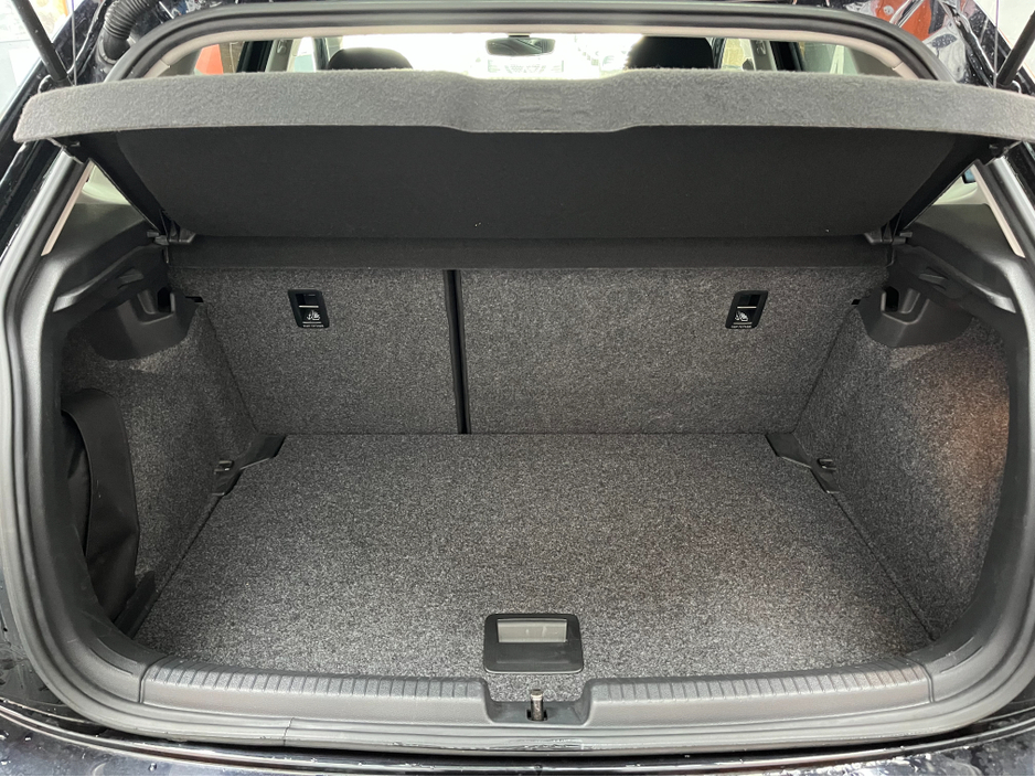 2021 Volkswagen Polo - image 7